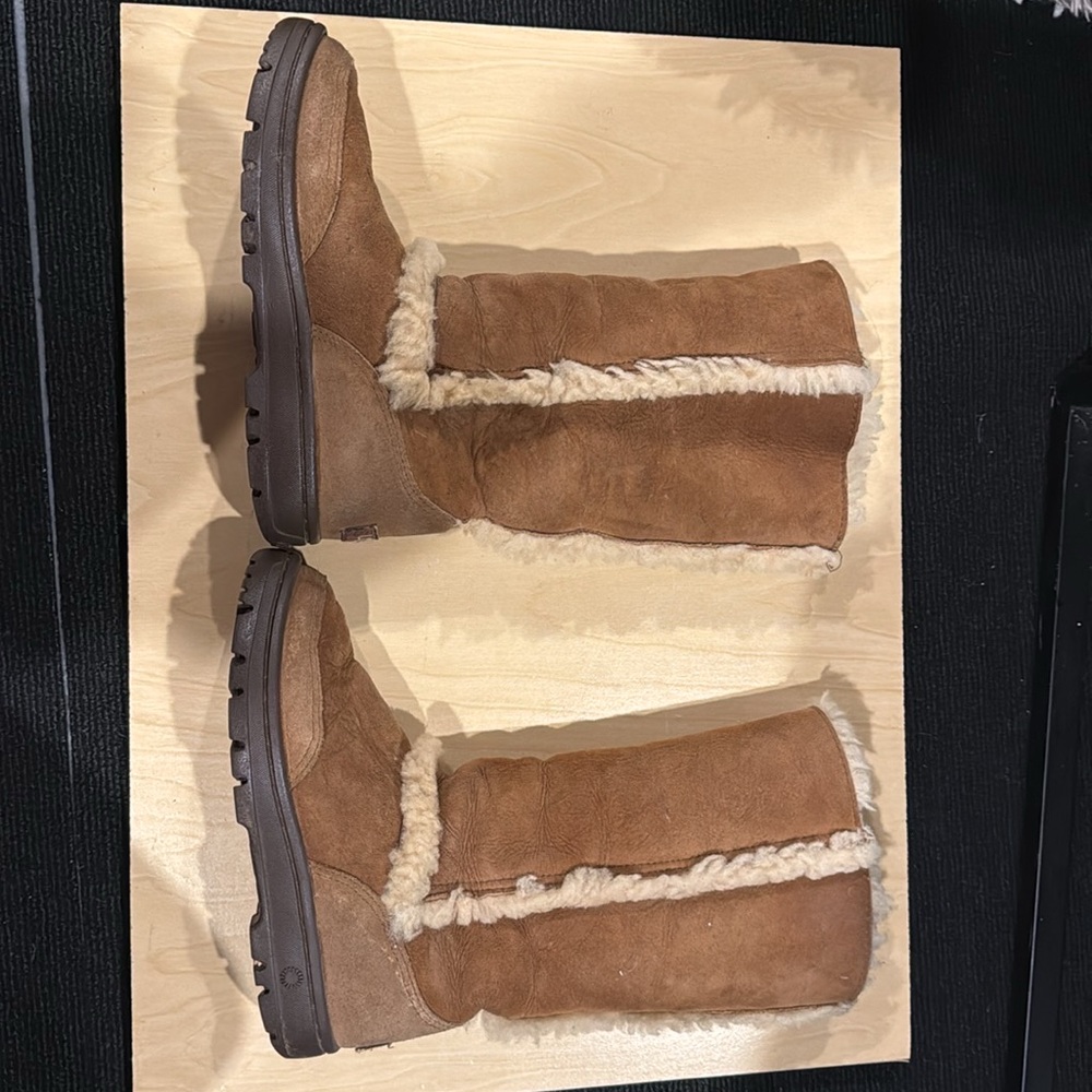 UGG Sundance Revival Tall Sheepskin Boots Chestnut Size 6 - Picture 6 of 9